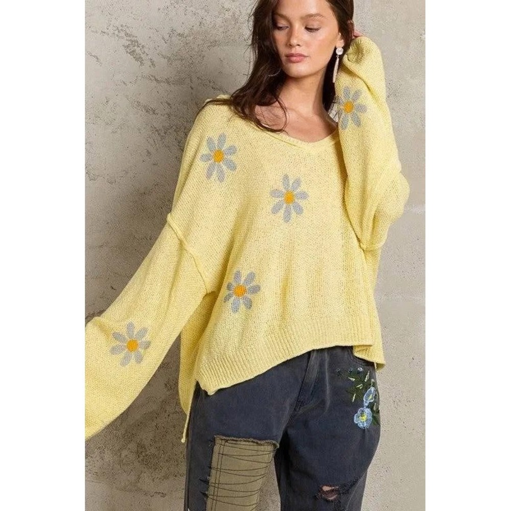 POL Sunshine On My Mind Sweater Women's M Yellow Daisy Floral Relaxed Fit
